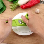 Kitchen Gadget Garlic Masher Seasoning Grinder - Image 2